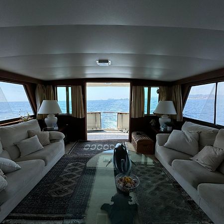 Hotel Yacht Our Alissa Sant Adria de Besos Exteriér fotografie